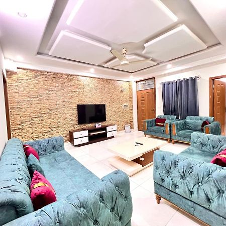 Luxury 3 Bedrooms Apartment Lounge+Kitchen Air-Conditioning And Wifi E11 Islamabad Exteriör bild