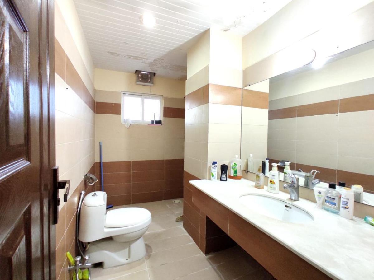 Luxury 3 Bedrooms Apartment Lounge+Kitchen Air-Conditioning And Wifi E11 Islamabad Exteriör bild