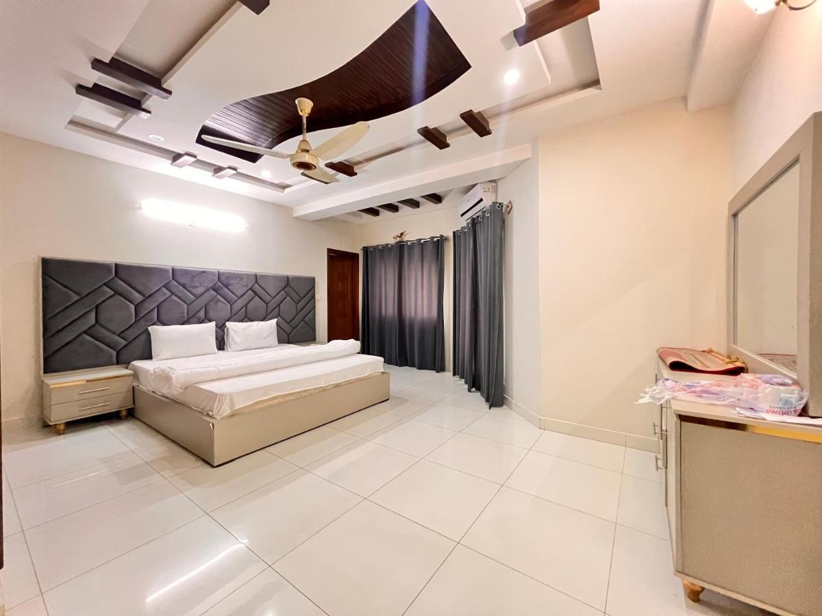 Luxury 3 Bedrooms Apartment Lounge+Kitchen Air-Conditioning And Wifi E11 Islamabad Exteriör bild