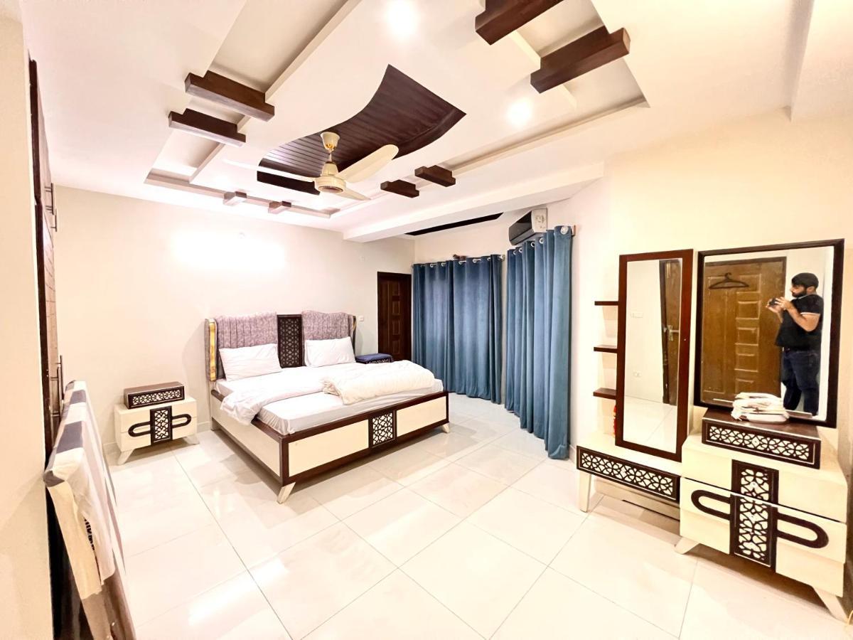 Luxury 3 Bedrooms Apartment Lounge+Kitchen Air-Conditioning And Wifi E11 Islamabad Exteriör bild