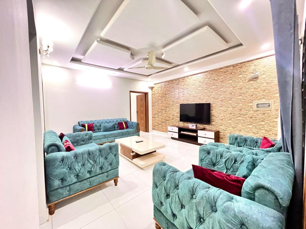 Luxury 3 Bedrooms Apartment Lounge+Kitchen Air-Conditioning And Wifi E11 Islamabad Exteriör bild